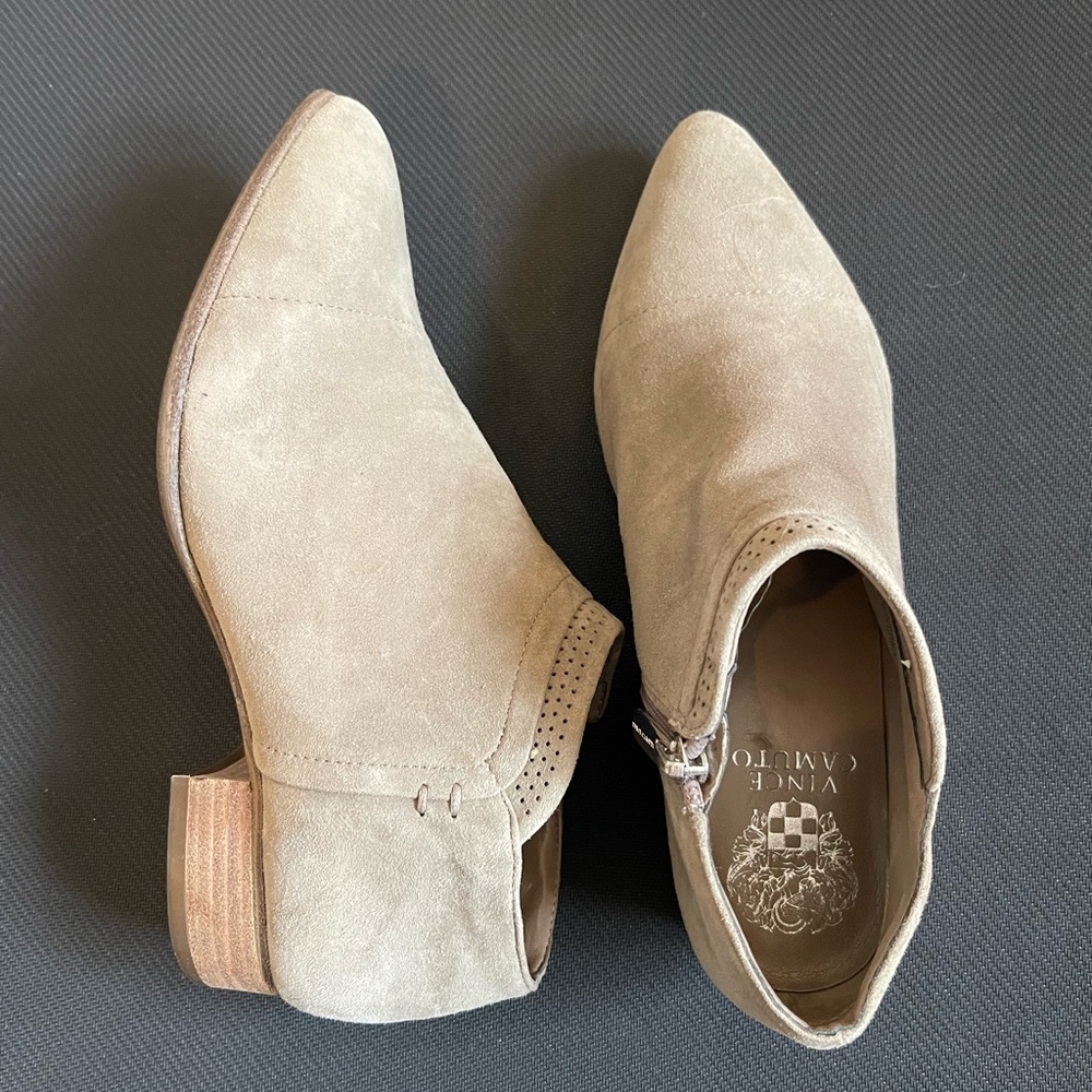 Vince Camuto Women's Tan Shoes